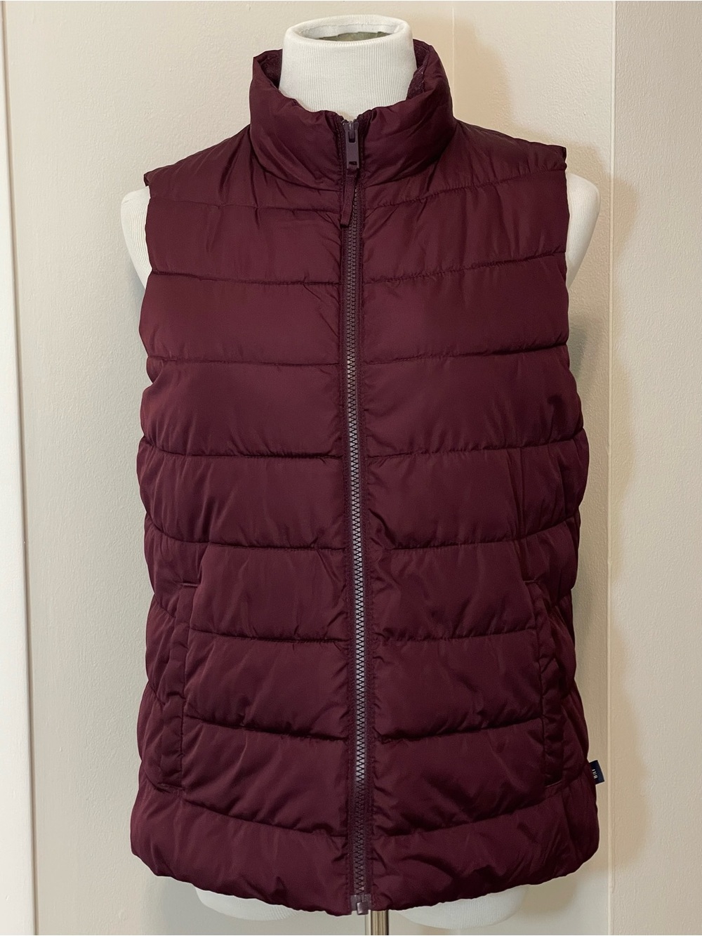 The Gap Women’s Quilted Puffer Vest - Burgundy Size M